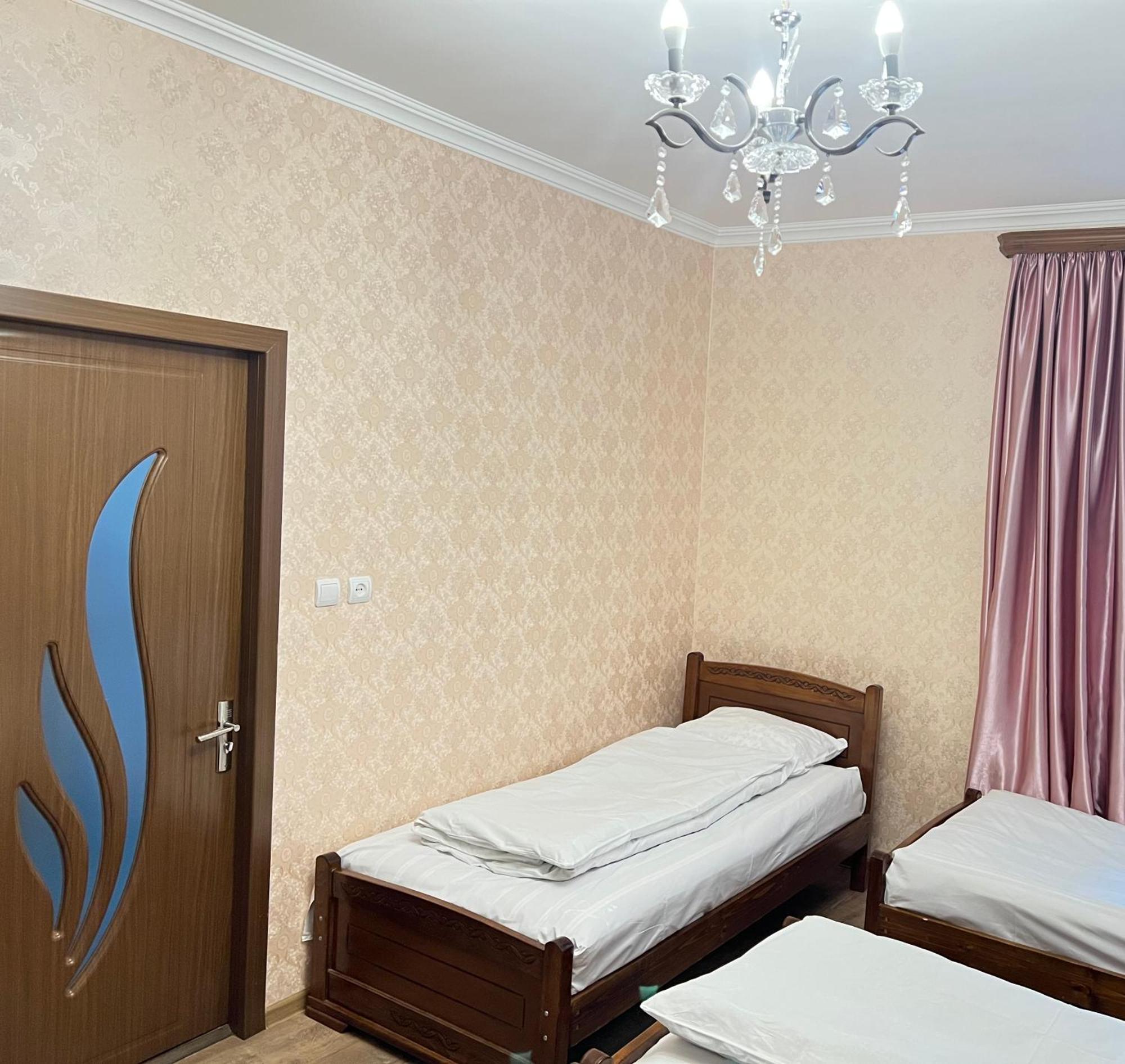 Mikheil Pitskhelauri Guest House Kazbegi Exterior foto