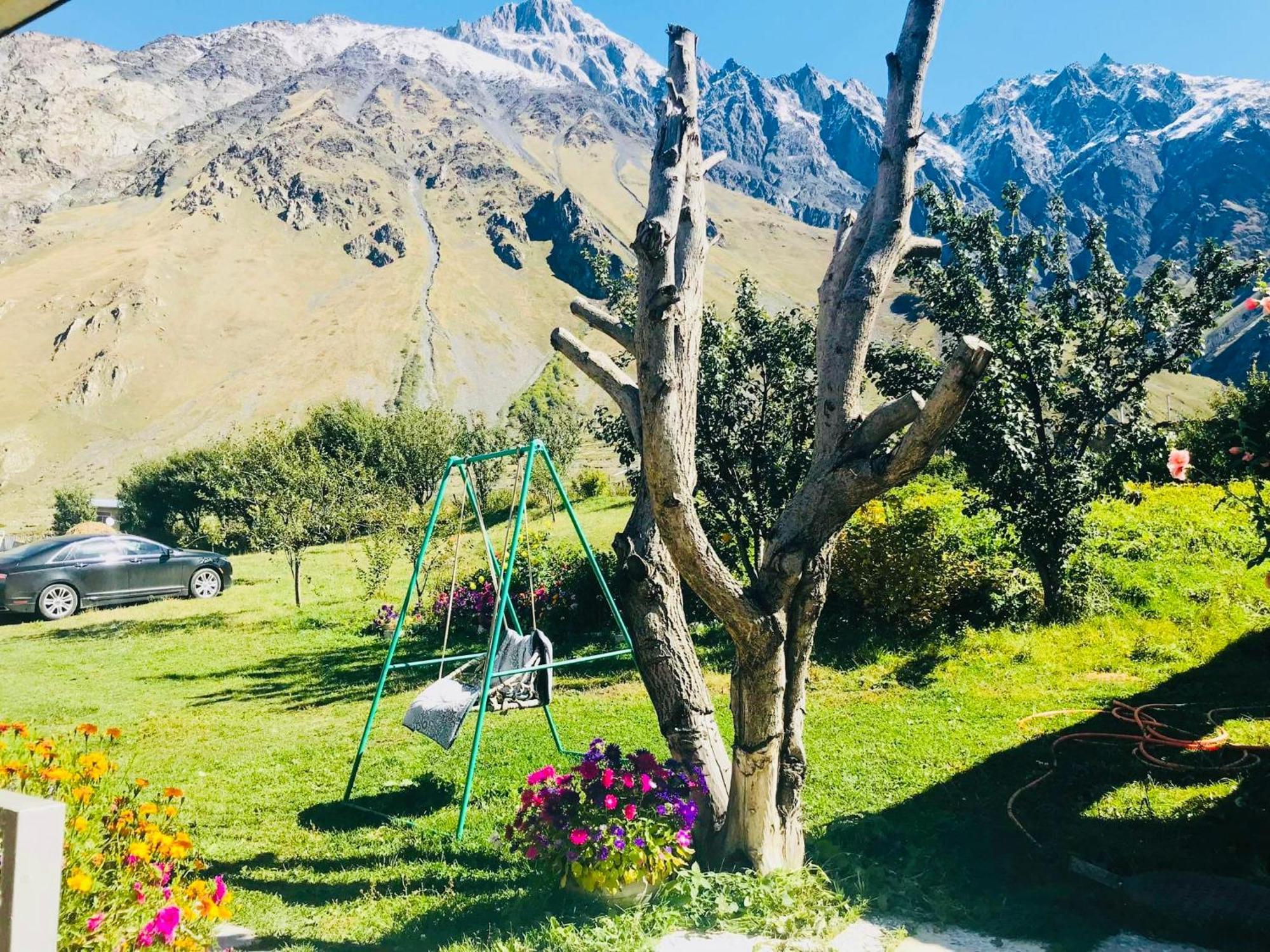 Mikheil Pitskhelauri Guest House Kazbegi Exterior foto